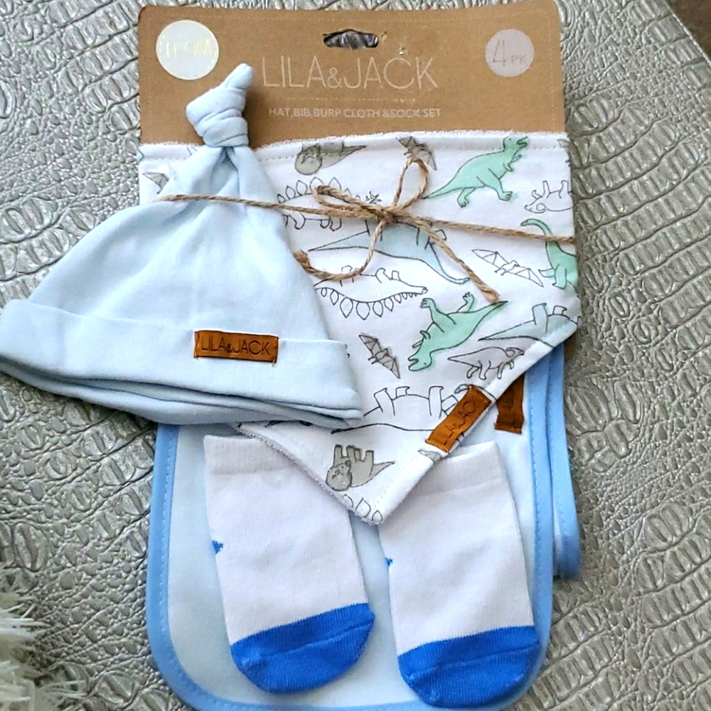 4 pk- Hat, bib, burp cloth, and sock set
